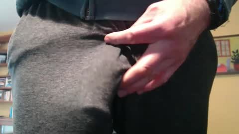 Snapshot of hung_hot_fit10 chatting on 02-15-25, 12:15 Big uncut cock dripping online show from 02-15-25, 12:15