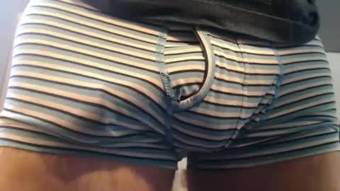 Big uncut cock dripping online show from 04-03-26, 06:06