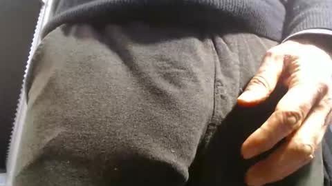 Big uncut cock dripping online show from 04-22-26, 03:24