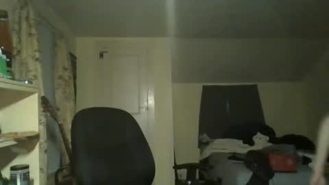 Snapshot of hung_rtz chatting on 11-15-25, 11:18 hung_rtz online show from 11-15-25, 11:18