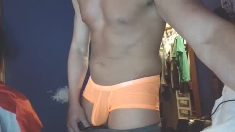 Snapshot of hunglikeray2286 chatting on 05-24-26, 07:57 hunglikeray2286 online show from 05-24-26, 07:57