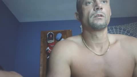 Snapshot of hunglikeray2286 chatting on 05-31-26, 03:47 hunglikeray2286 online show from 05-31-26, 03:47
