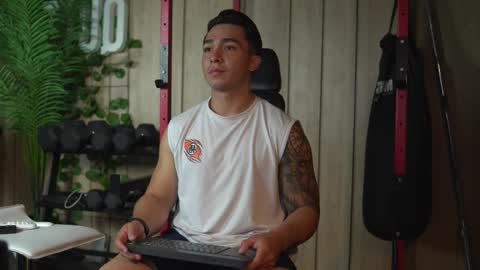 hunk_ryan online show from 10-10-25, 01:43