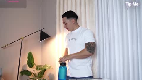 hunk_ryan online show from 10-31-25, 12:28