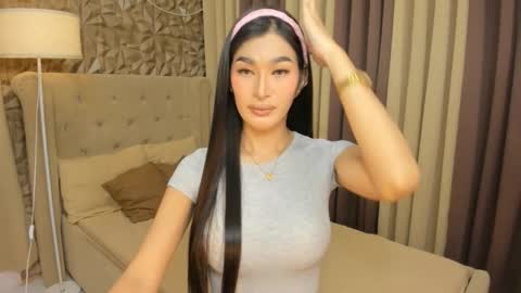 hunkhomerontop online show from 12-18-25, 08:09