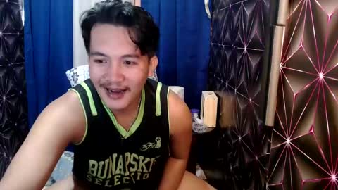 hunkylloyd online show from 12-18-24, 05:15