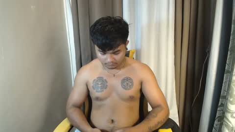 Snapshot of hunkyzeus chatting on 05-01-26, 04:39 hunkyzeus online show from 05-01-26, 04:39