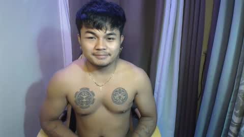 Snapshot of hunkyzeus chatting on 05-04-26, 05:09 hunkyzeus online show from 05-04-26, 05:09