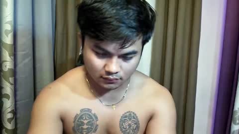 Snapshot of hunkyzeus chatting on 05-19-26, 04:35 hunkyzeus online show from 05-19-26, 04:35