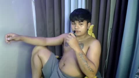 Snapshot of hunkyzeus chatting on 06-19-26, 05:45 hunkyzeus online show from 06-19-26, 05:45