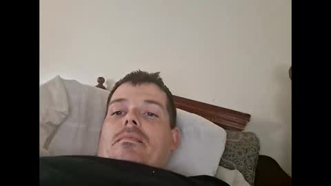 Snapshot of huntdog1221 chatting on 06-06-26, 10:58 huntdog1221 online show from 06-06-26, 10:58