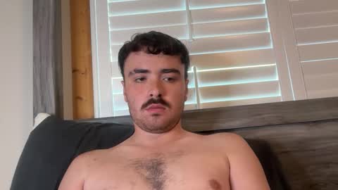 Snapshot of hunterbentleyy chatting on 09-18-25, 08:55 Hunter online show from 09-18-25, 08:55