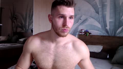 Snapshot of hunterbridges chatting on 01-09-25, 12:30 Hunter Bridges online show from 01-09-25, 12:30