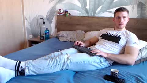 Snapshot of hunterbridges chatting on 02-04-25, 10:00 Hunter Bridges online show from 02-04-25, 10:00