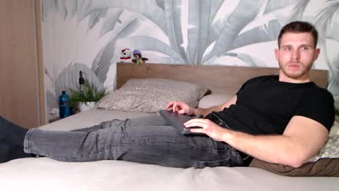 Snapshot of hunterbridges chatting on 02-08-25, 04:47 Hunter Bridges online show from 02-08-25, 04:47