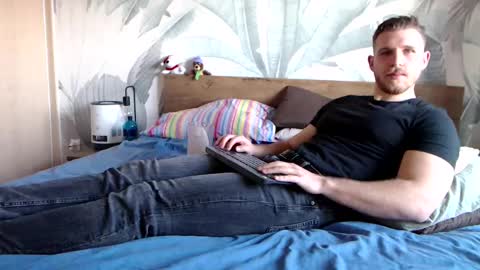 Snapshot of hunterbridges chatting on 03-01-25, 06:57 Hunter Bridges online show from 03-01-25, 06:57