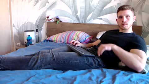 Snapshot of hunterbridges chatting on 03-07-25, 12:34 Hunter Bridges online show from 03-07-25, 12:34