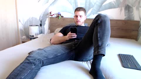 Snapshot of hunterbridges chatting on 03-08-25, 10:54 Hunter Bridges online show from 03-08-25, 10:54