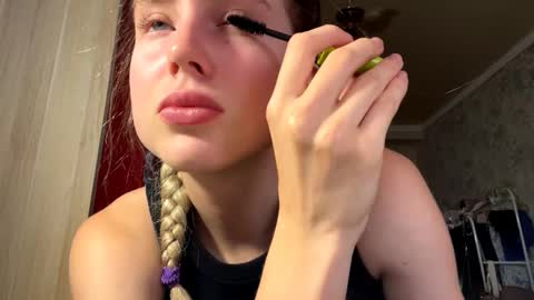 Gloria online show from 11-23-25, 12:38