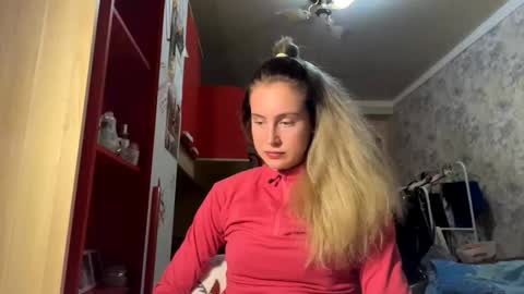 Gloria online show from 11-24-25, 05:34