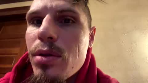 Snapshot of husbandandwife2011 chatting on 02-21-25, 02:50 husbandandwife2011 online show from 02-21-25, 02:50