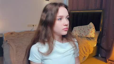 Snapshot of hwadwellingham chatting on 04-27-26, 07:06 Lily online show from 04-27-26, 07:06