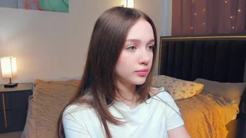 Snapshot of hwadwellingham chatting on 05-09-26, 07:24 Lily online show from 05-09-26, 07:24
