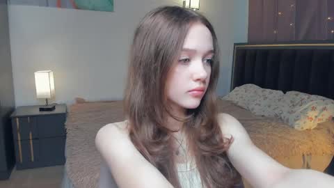 Snapshot of hwadwellingham chatting on 05-18-26, 07:14 Lily online show from 05-18-26, 07:14