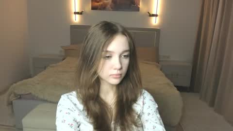 Snapshot of hwadwellingham chatting on 07-09-26, 07:12 Lily online show from 07-09-26, 07:12