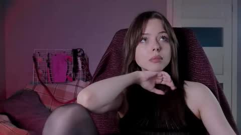 Miley. PVT open i have extra prices on nude show  online show from 11-27-25, 05:37