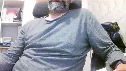 Hyperpau online show from 04-21-26, 04:52