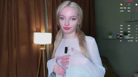Snapshot of hypno_eyes_babe chatting on 06-21-26, 04:31 Kate online show from 06-21-26, 04:31