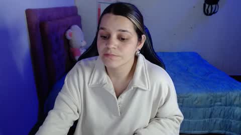Snapshot of hyun22148625 chatting on 09-25-25, 02:37 Hello Im Julieta Im 25 years old and I love being here. Thank you for visiting my living room. The only rule is that you hap online show from 09-25-25, 02:37