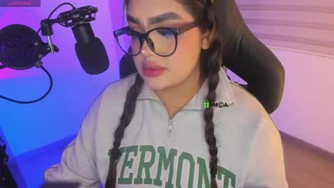 Ari online show from 04-21-26, 01:42