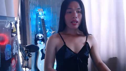 Kim online show from 11-20-25, 05:07