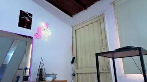 Snapshot of i_am_kelvis_ chatting on 05-13-26, 05:21 kelvis online show from 05-13-26, 05:21