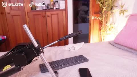 Lucy online show from 05-06-26, 10:31