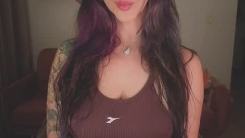 Lana Banana online show from 12-19-25, 05:25