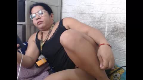 Snapshot of i_drain_u_bitch chatting on 05-02-26, 12:37 jamaeca online show from 05-02-26, 12:37