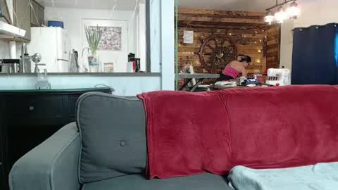 Snapshot of i_fetishize_u chatting on 01-31-25, 05:32 ShortStuff online show from 01-31-25, 05:32