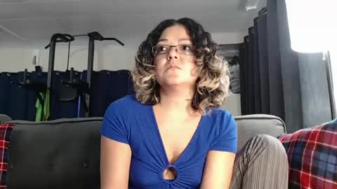 Snapshot of i_fetishize_u chatting on 02-25-25, 08:09 ShortStuff online show from 02-25-25, 08:09