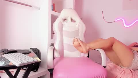 Snapshot of iam_monika chatting on 01-07-25, 10:52 iam_monika online show from 01-07-25, 10:52