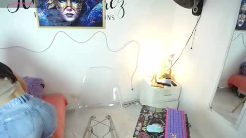 iam_monika online show from 11-11-25, 08:53