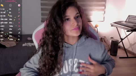 Snapshot of iam_nikki chatting on 01-16-25, 04:28 On instagram Imm NikkiHelp me reach 100 likes online show from 01-16-25, 04:28