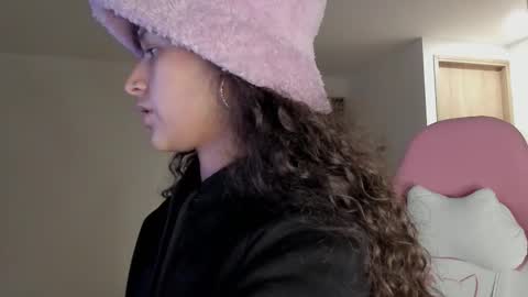 Snapshot of iam_nikki chatting on 03-03-25, 12:37 On instagram Imm NikkiHelp me reach 100 likes online show from 03-03-25, 12:37