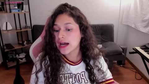 Snapshot of iam_nikki chatting on 11-08-25, 12:11 On instagram Imm NikkiHelp me reach 100 likes online show from 11-08-25, 12:11