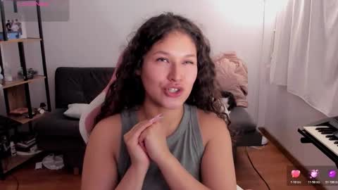 Snapshot of iam_nikki chatting on 11-14-25, 04:33 On instagram Imm NikkiHelp me reach 100 likes online show from 11-14-25, 04:33