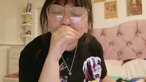 Snapshot of iam_zoechan chatting on 06-23-26, 01:47 Zoe 3 online show from 06-23-26, 01:47