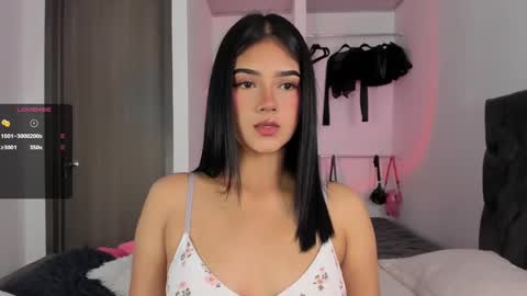 Snapshot of iamjulietaa chatting on 02-25-25, 03:27    online show from 02-25-25, 03:27