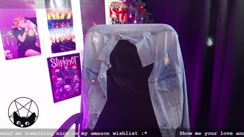 Snapshot of iammari_ chatting on 01-03-25, 11:55 Mari online show from 01-03-25, 11:55